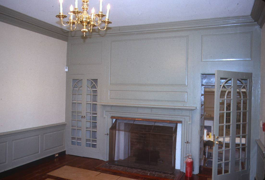 Belmont-FirePlace-white